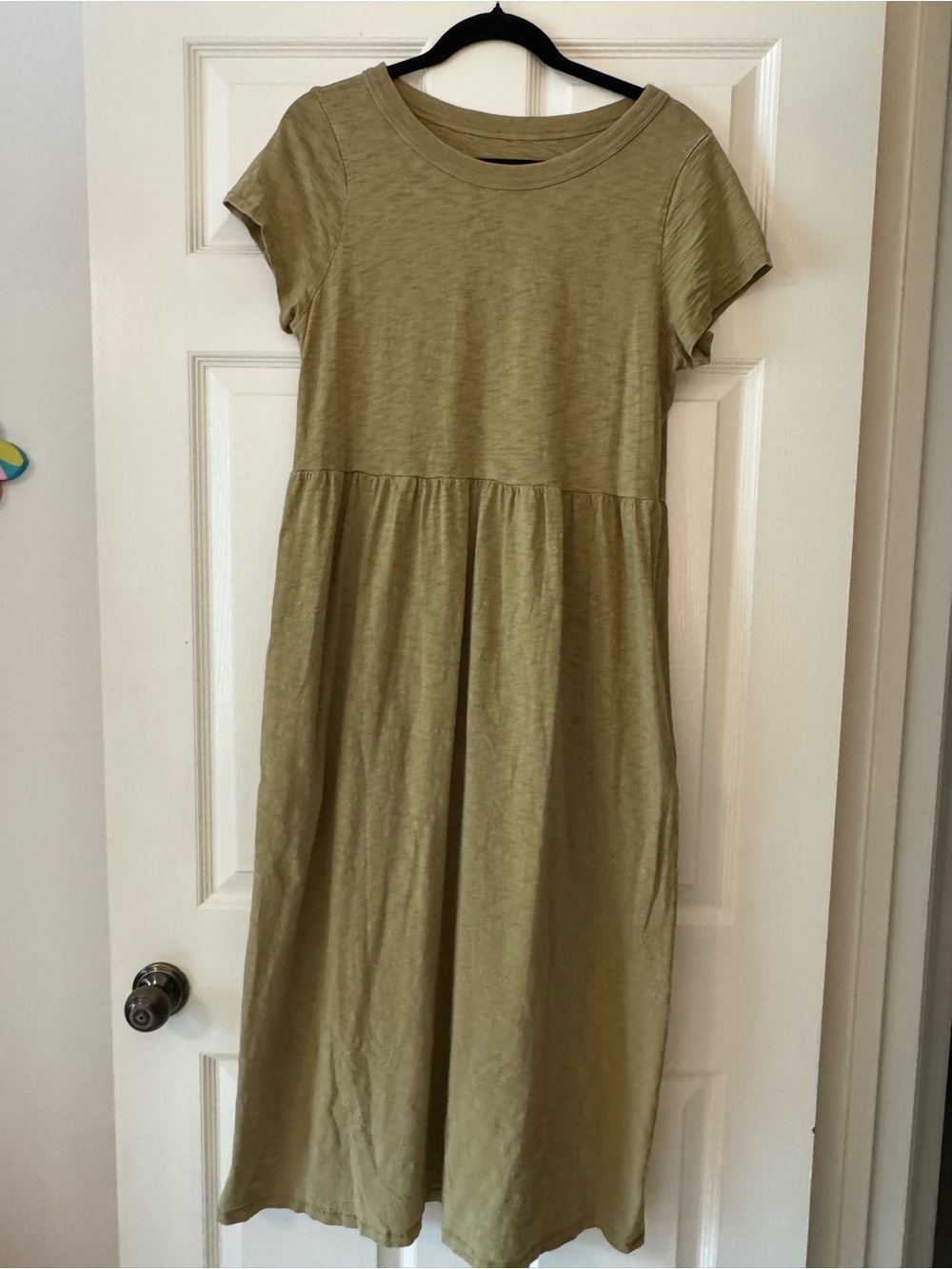 Universal Thread Olive Green Short-Sleeve Midi Dress - Picture 2 of 6